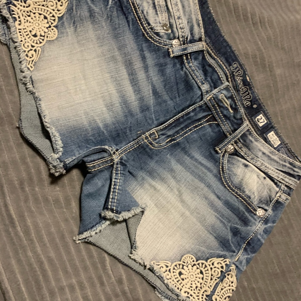 Miss Me jean shorts. Sz 27